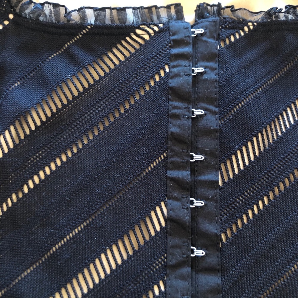 Flattering Top Slender Design - image 3